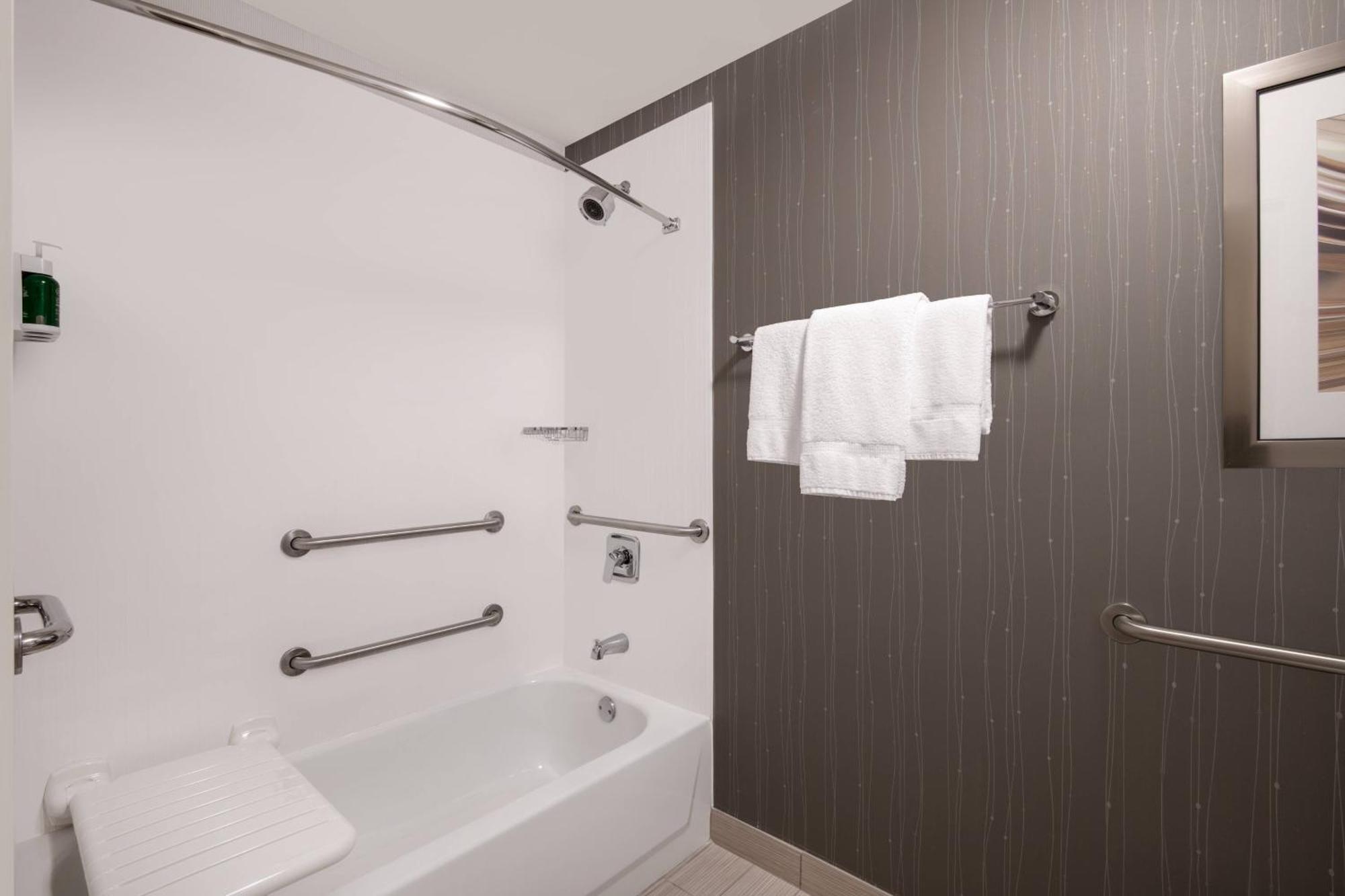 Courtyard By Marriott Reno Hotel Exterior foto