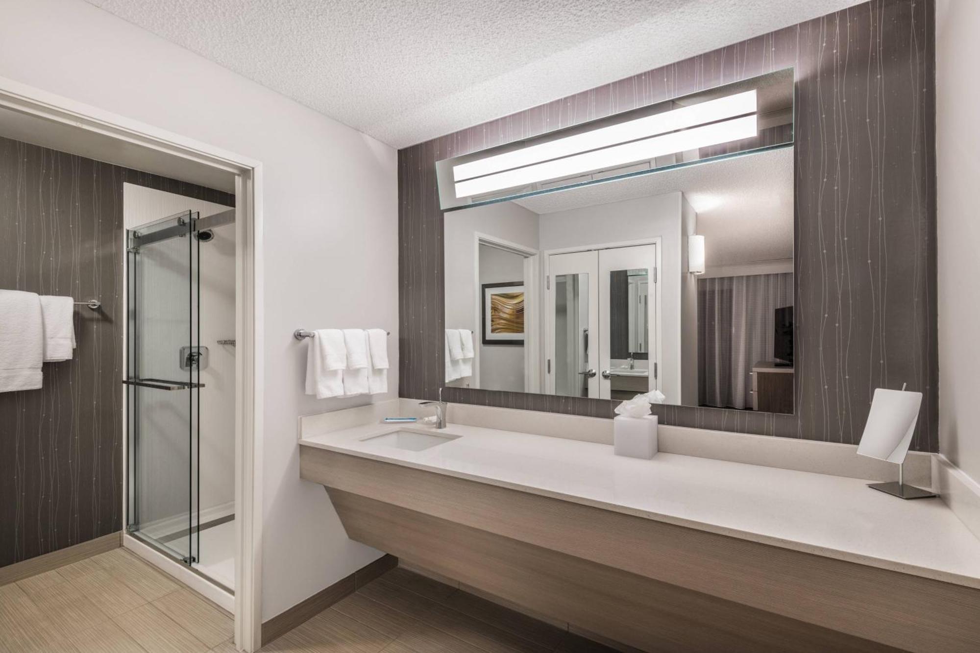 Courtyard By Marriott Reno Hotel Exterior foto