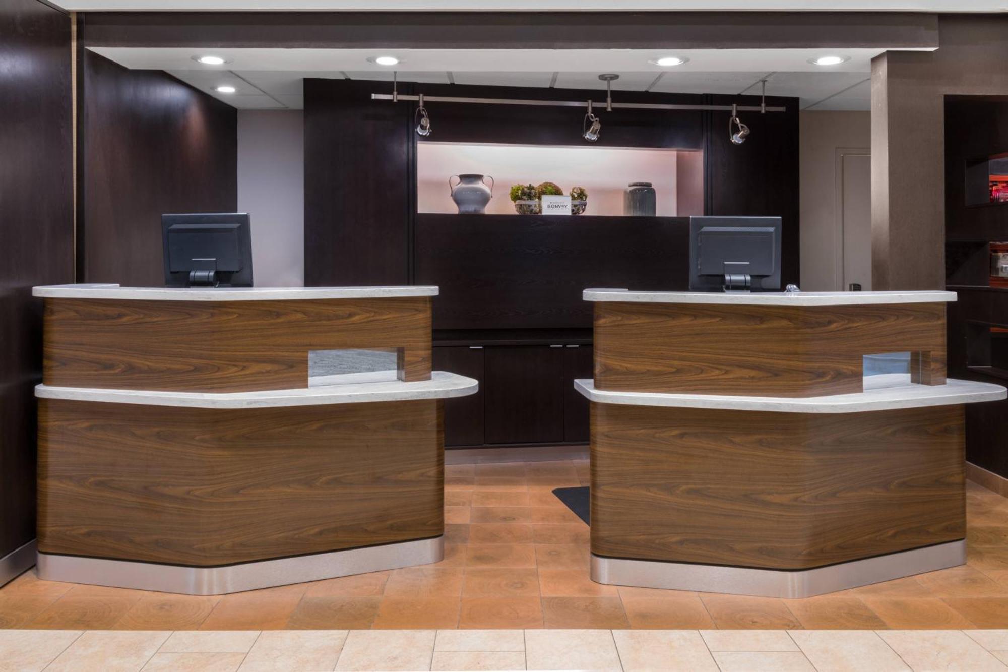 Courtyard By Marriott Reno Hotel Exterior foto