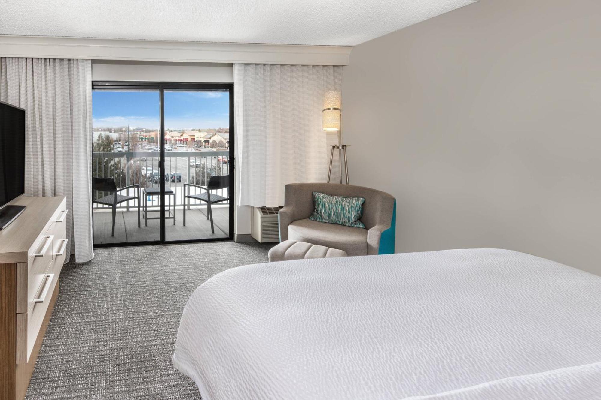 Courtyard By Marriott Reno Hotel Exterior foto