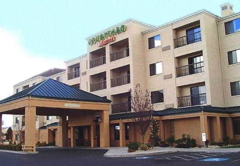 Courtyard By Marriott Reno Hotel Exterior foto