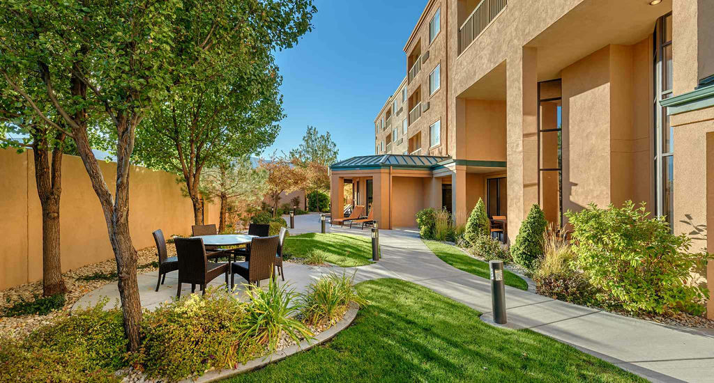 Courtyard By Marriott Reno Hotel Exterior foto